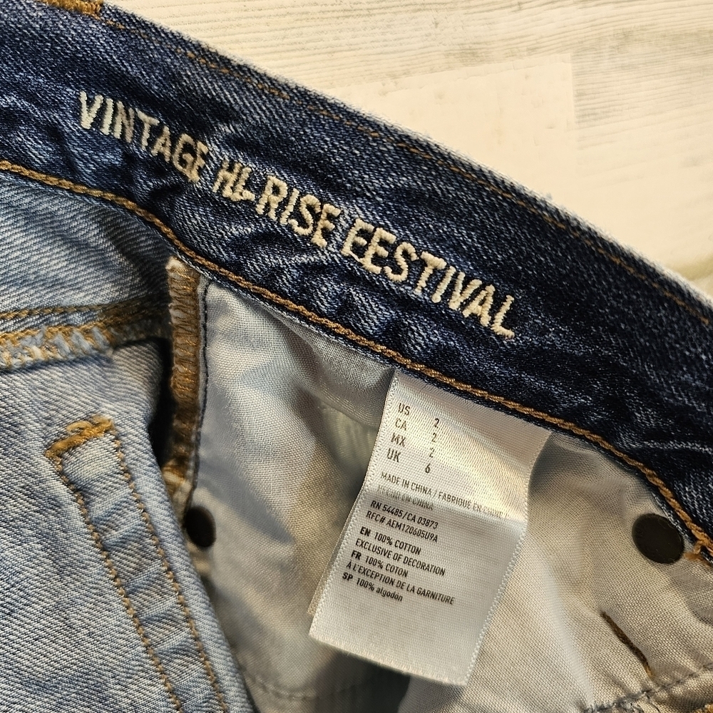 American Eagle Women's Vintage Hi-Rise Festival Jean Shorts Sz 2 Thrashed Boho - Picture 11 of 11